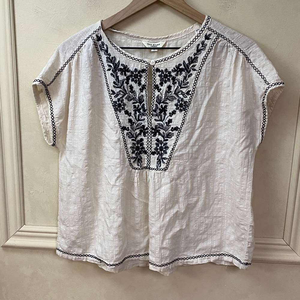 Max Studio White Cotton Embroidered Short Sleeve Top with Black Floral Detail